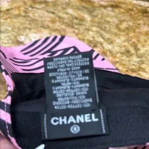 CHANEL | Accessories | Chanel Pink And Black Geometric Hat  display picture 3